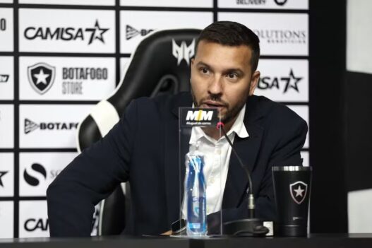 Dirigente do Botafogo atualiza situação do transferban