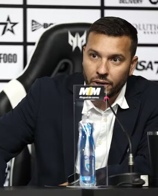 Dirigente do Botafogo atualiza situação do transferban