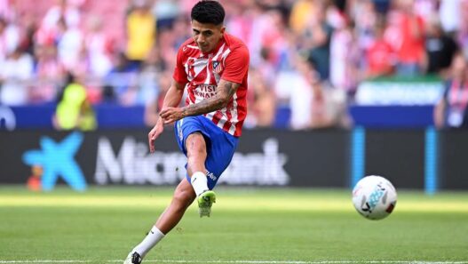 Almada frustra Palmeiras e ficará na Espanha