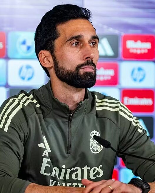 Novo técnico do Real admira Mourinho, mas evita comparações