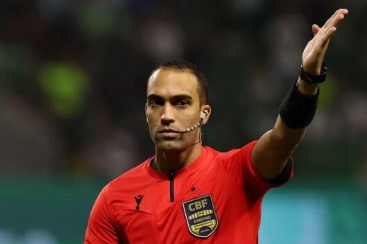 Atlético vai acionar CBF contra arbitragem em clássico