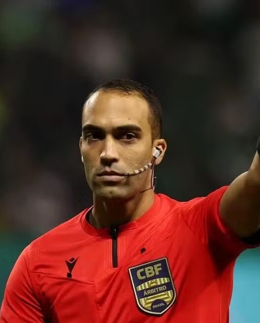 Atlético vai acionar CBF contra arbitragem em clássico