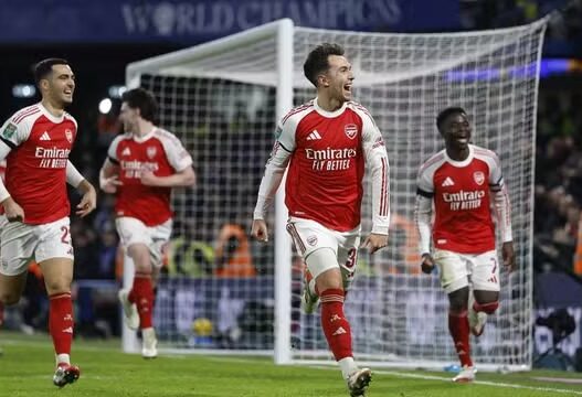 Arsenal vence o Chelsea em jogaço e abre vantagem na Copa da Inglaterra