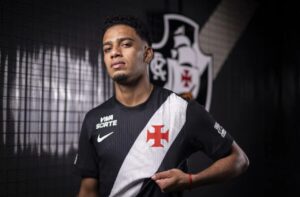 Brenner é apresentado no Vasco e destaca papel de Diniz