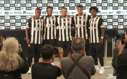 Atlético apresenta pacotão de reforços