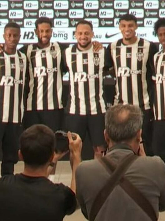 Atlético apresenta pacotão de reforços