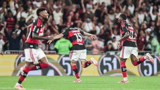 Flamengo domina o Vasco e afasta fase ruim no Cariocão