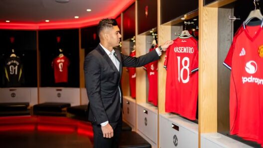 Técnico do United afirma que saída de Casemiro estava acertada antes de sua chegada ao comando técnico