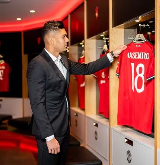 Técnico do United afirma que saída de Casemiro estava acertada antes de sua chegada ao comando técnico