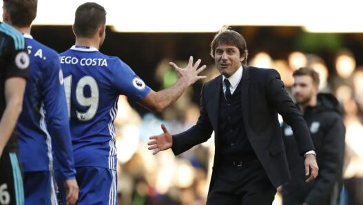 Diego Costa lembra técnico desagradável no Chelsea