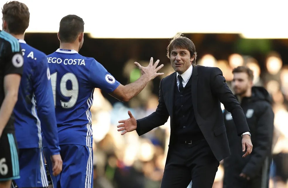 Diego Costa lembra técnico desagradável no Chelsea