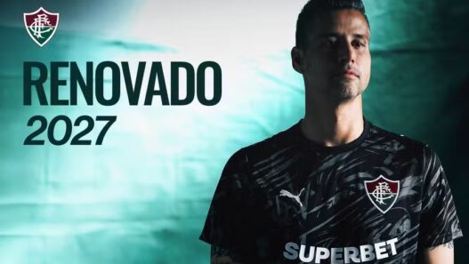 Fluminense renova com o goleiro Fábio