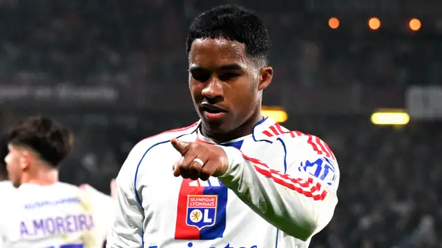 Endrick brilha no Lyon, faz hat-trick e vira destaque da imprensa europeia