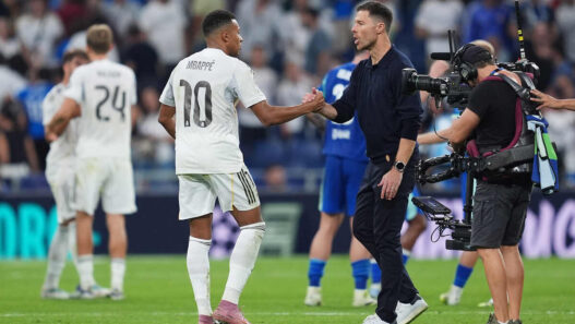 Jogadores se despedem de Xabi, demitido do Real Madrid