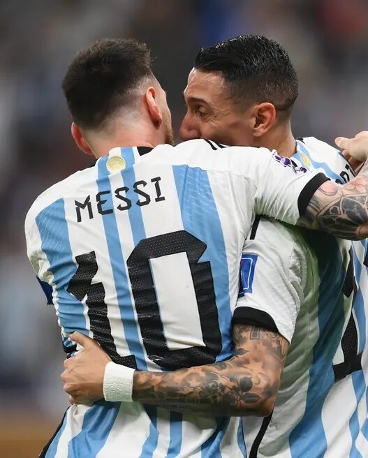 Di Maria detalha como são Ronaldo e Messi: “Cris é dedicação, Leo tinha dom divino”