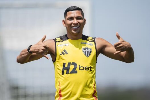 Santos encaminha chegada do atacante Rony