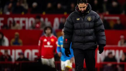 United gastou R$ 730,2 milhões em trocas de técnico desde 2014