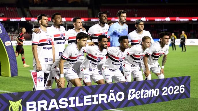 São Paulo vence o Flamengo de virada na estreia do Brasileirão