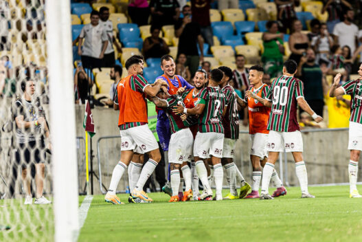 Fluminense joga bem e bate o Grêmio pelo Brasileirão