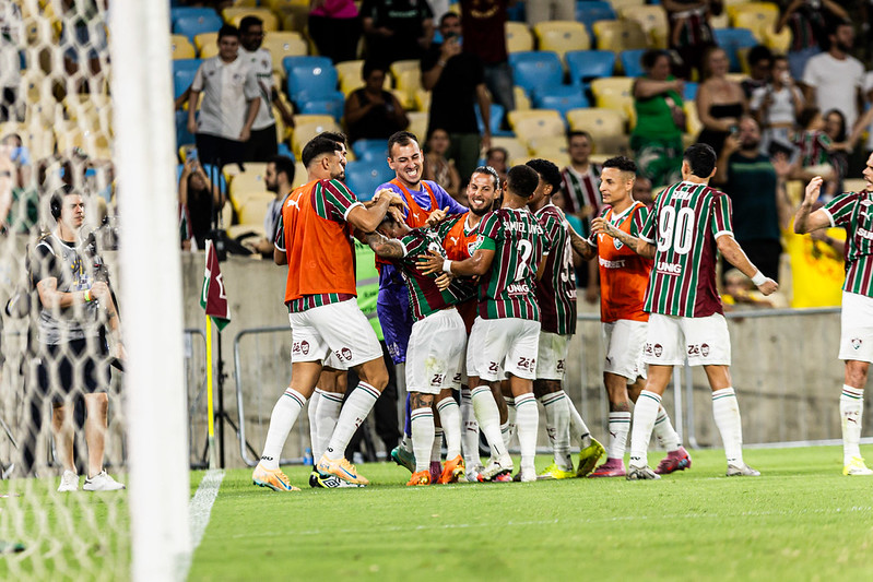 Fluminense joga bem e bate o Grêmio pelo Brasileirão