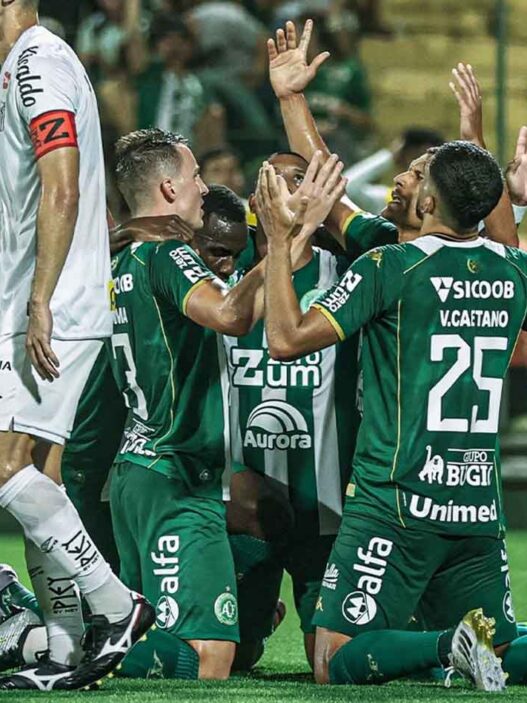 Chape goleia o Santos e Bahia supera o Corinthians; veja resumo do Brasileirão