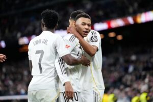 Mbappé defende Vini de vaias no Real Madrid