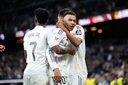 Mbappé defende Vini de vaias no Real Madrid