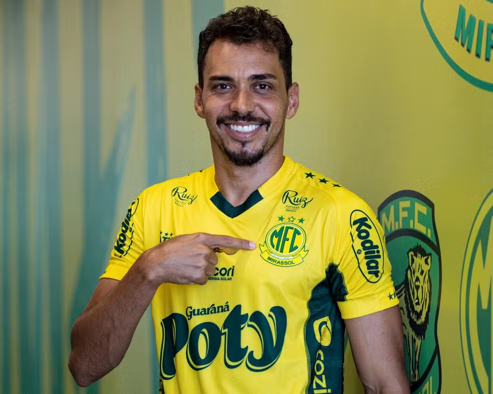 Mirassol anuncia a contratação do meia Eduardo