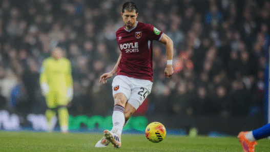 Grêmio monitora situação de Guido Rodríguez e avalia investida por volante argentino