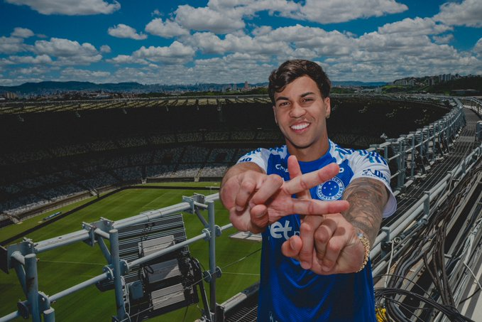 Cruzeiro renova com Kaio Jorge até 2030 e blinda artilheiro do futebol brasileiro