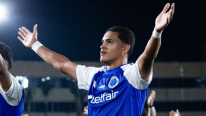 Cruzeiro recebe proposta milionária do Borussia Dortmund por Kauã Prates