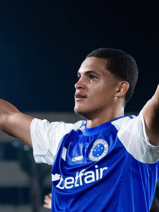 Cruzeiro recebe proposta milionária do Borussia Dortmund por Kauã Prates