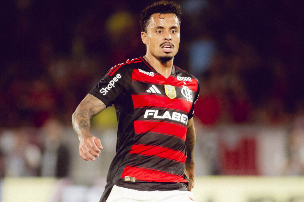 Flamengo e Corinthians acertam negociação por Allan