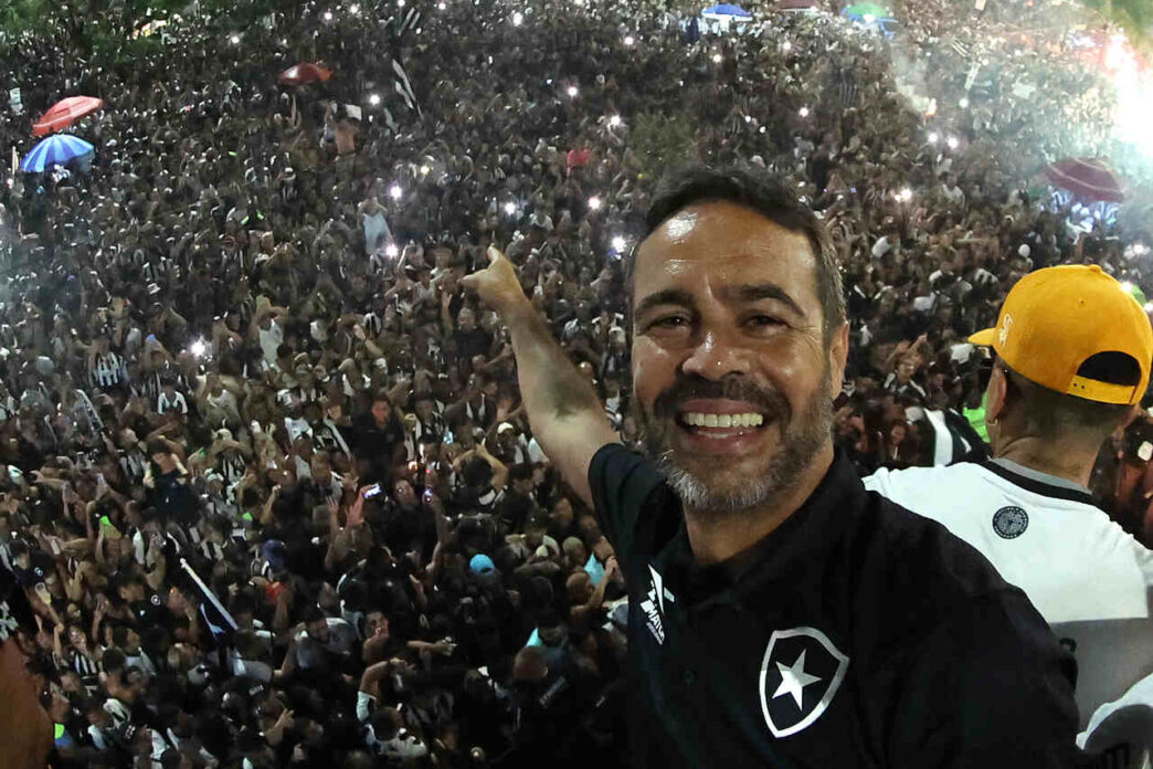 Eric Faria afirma que Vasco sonha com Artur Jorge, ex-Botafogo