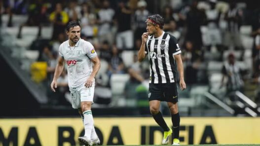 Scarpa fala de reencontro com Willian Bigode e cobra: 'Não vejo a hora de receber o que é meu'