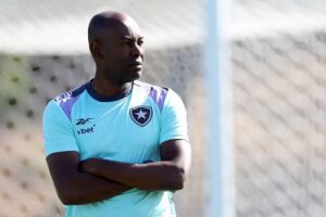 Demissões atingem setores no Botafogo; nomes conhecidos deixam cargos