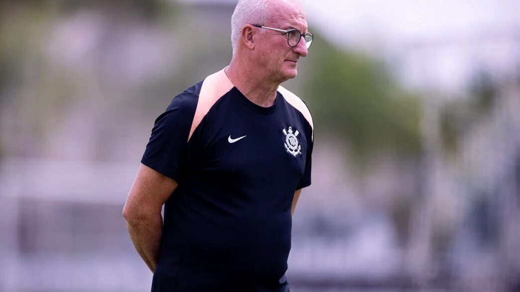 Dorival Jr reforça necessidade de contratações no Corinthians