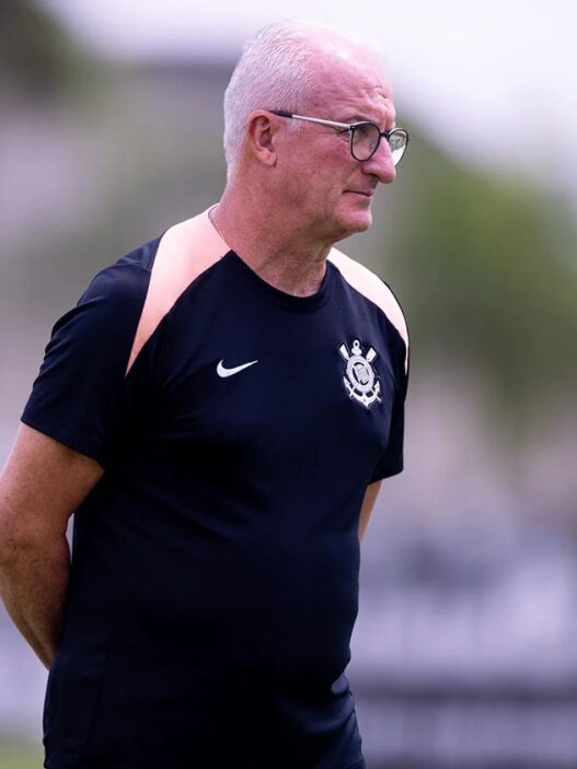 Dorival Jr reforça necessidade de contratações no Corinthians