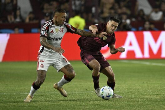 Flamengo perde do Lanús e se complica na final da Recopa