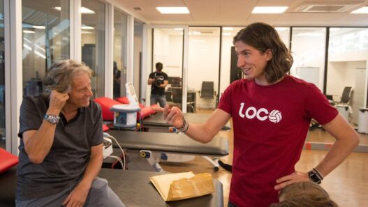 Atacante do Lanús faz comparativo de Filipe Luís com Simeone e Jorge Jesus