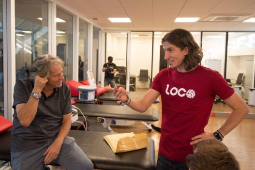 Atacante do Lanús faz comparativo de Filipe Luís com Simeone e Jorge Jesus