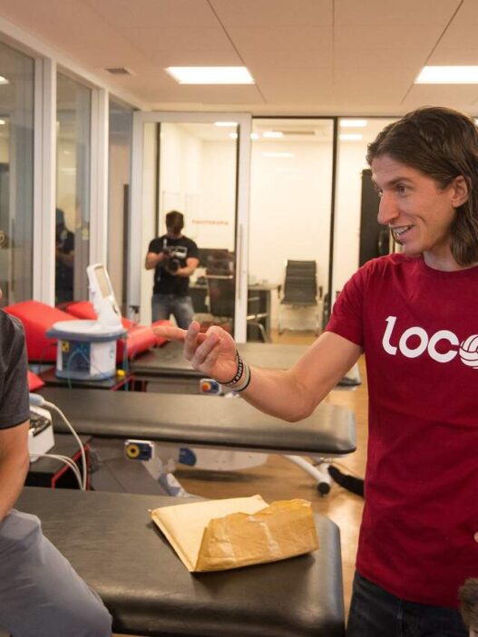 Atacante do Lanús faz comparativo de Filipe Luís com Simeone e Jorge Jesus