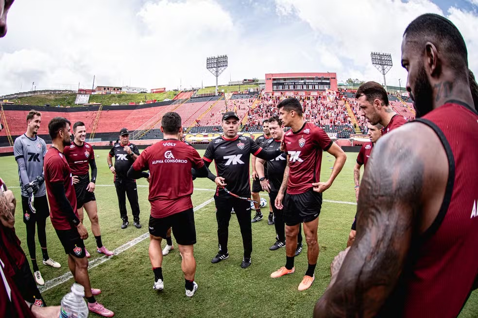 Jair Ventura abre o jogo sobre como é salvar equipes da Série B
