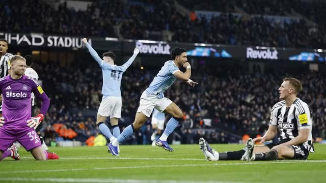 City volta a vencer o Newcastle e fará final contra o Arsenal