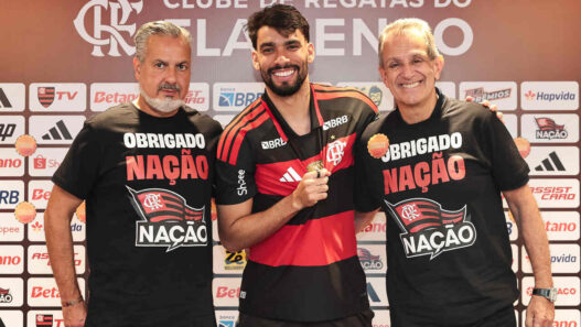 Paquetá, apresentado no Flamengo, afirma que não dormiu após gol perdido na final contra o Corinthians