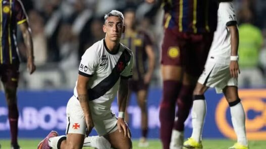 Com vaias para Diniz, Vasco empata em São Januário pelo Cariocão