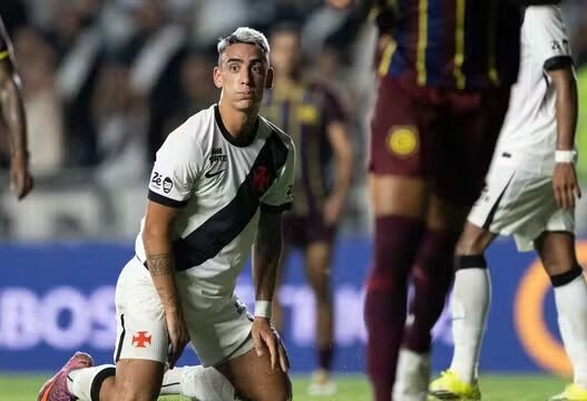 Com vaias para Diniz, Vasco empata em São Januário pelo Cariocão