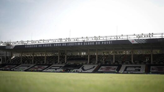 Vasco x Botafogo: Odds, onde assistir, horário e escalações 09/02
