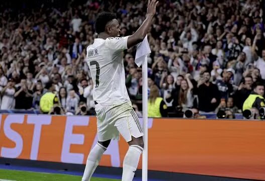 Vini volta a bailar e Real despacha Benfica na Champions