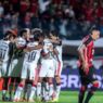 Rossi brilha no gol e Flamengo bate o Vitória no Barradão